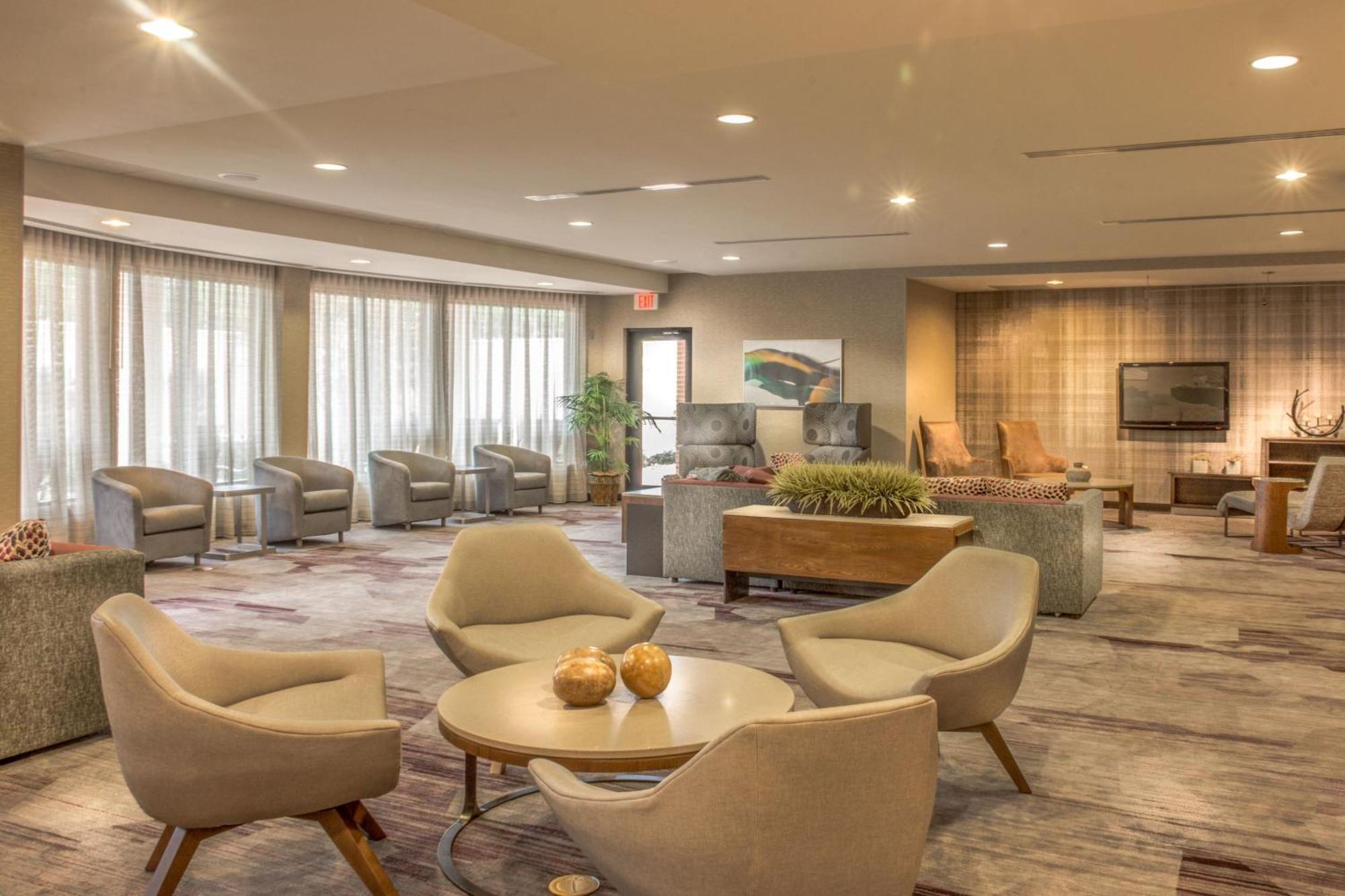 Courtyard Greensboro Airport Екстериор снимка